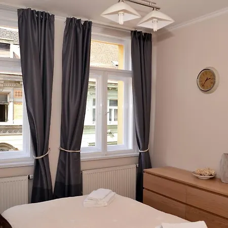Riverside Ruterra Apartment Prague