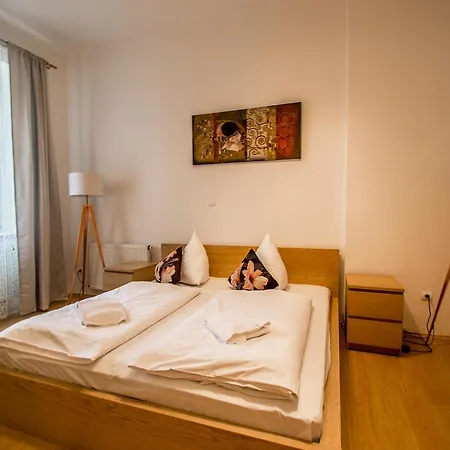 Riverside Ruterra Apartment Prague