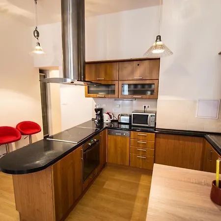 Riverside Ruterra Apartment